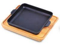 Сковорода чугунная квадратная Brizoll с дощечкой 180х180х25